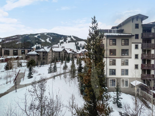 Copper MTN Center Village Pet Friendly condo Walk to Lift